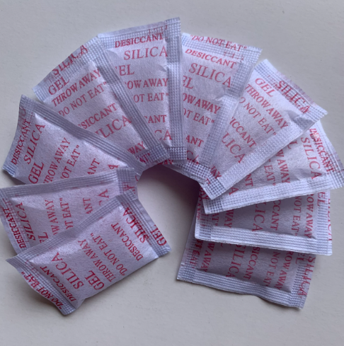 Tận dụng gói hút ẩm silicagel trong gia đình một cách thông minh