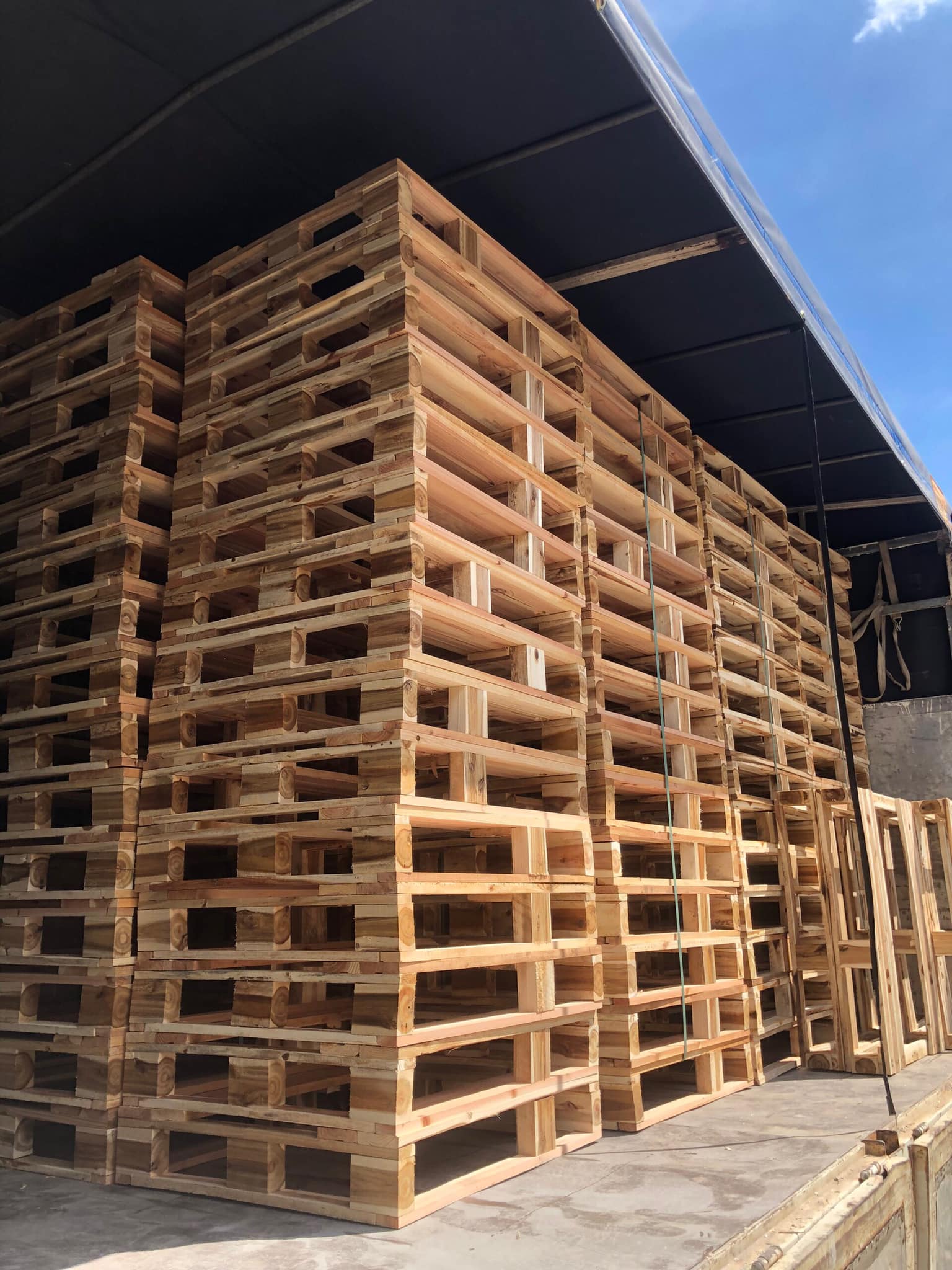 Pallet kê hàng