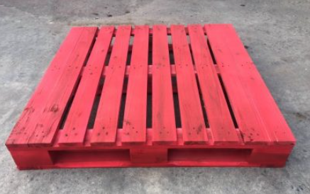 Pallet Gỗ Sơn Đỏ – Kích Thước 1100 x 1100 mm – 4 Hướng Nâng – Dòng Cao Cấp